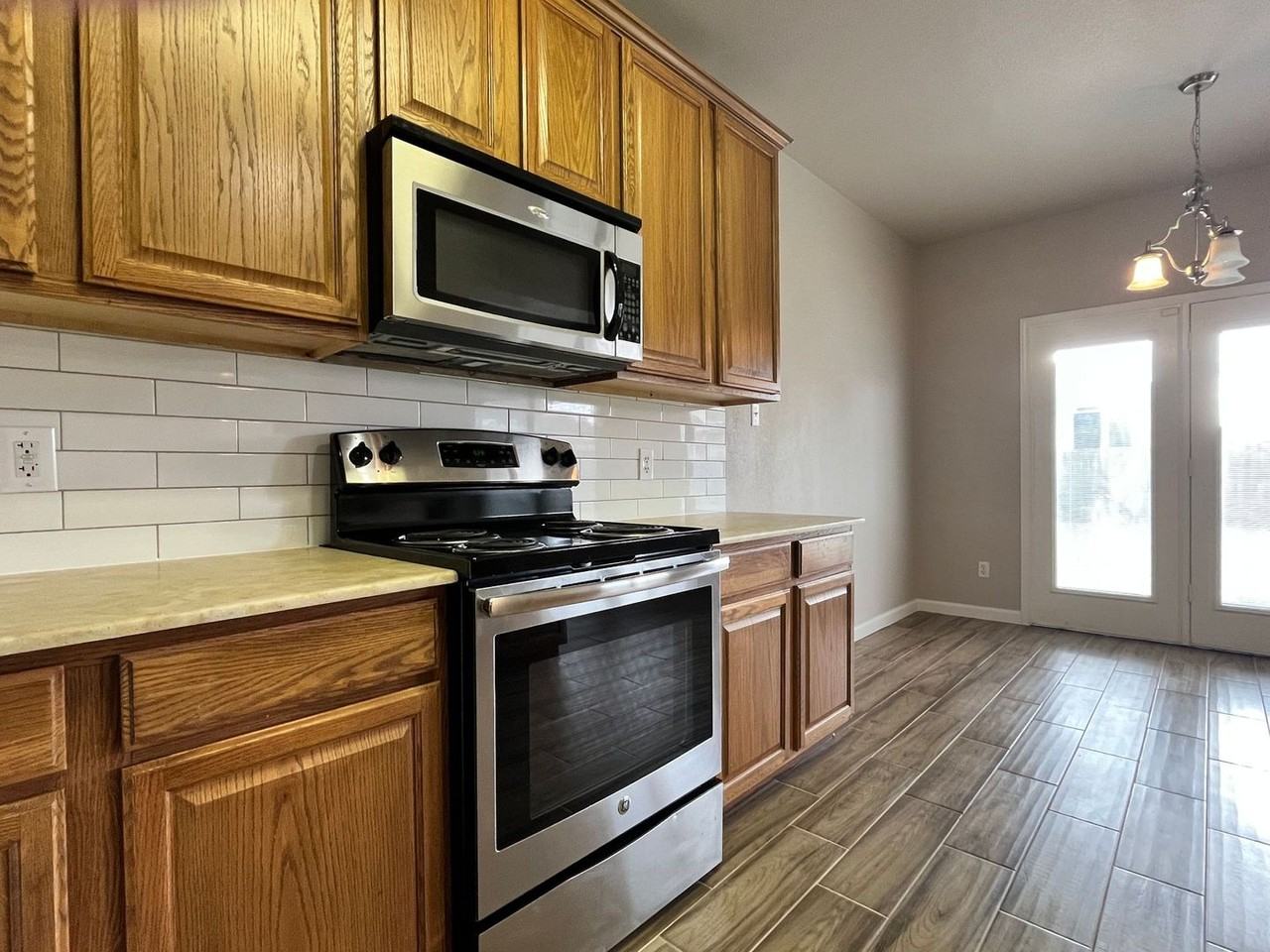 6008 Bridgewood Dr - Photo 4 of 28