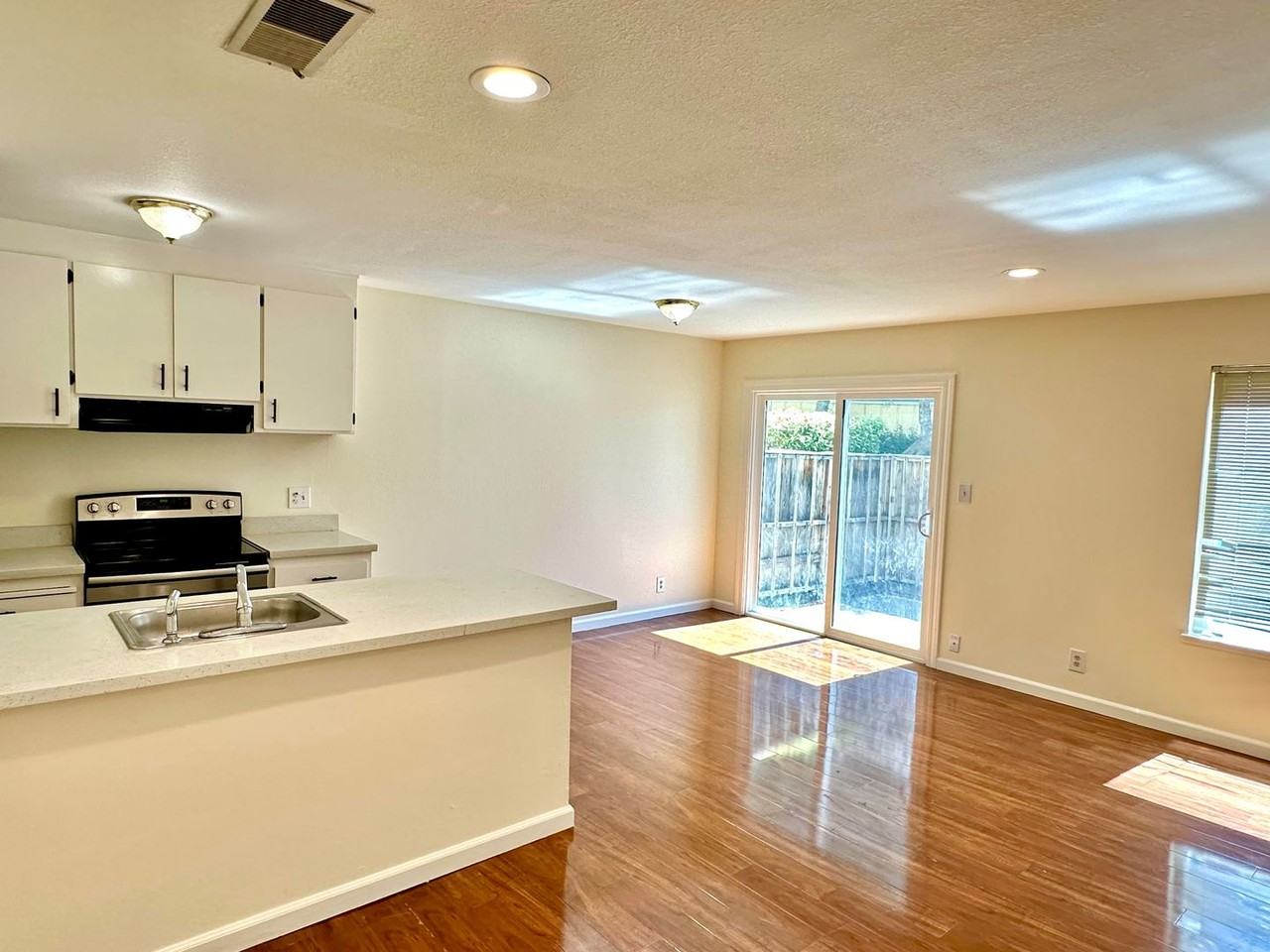 43308 Grimmer Blvd - Photo 4 of 12