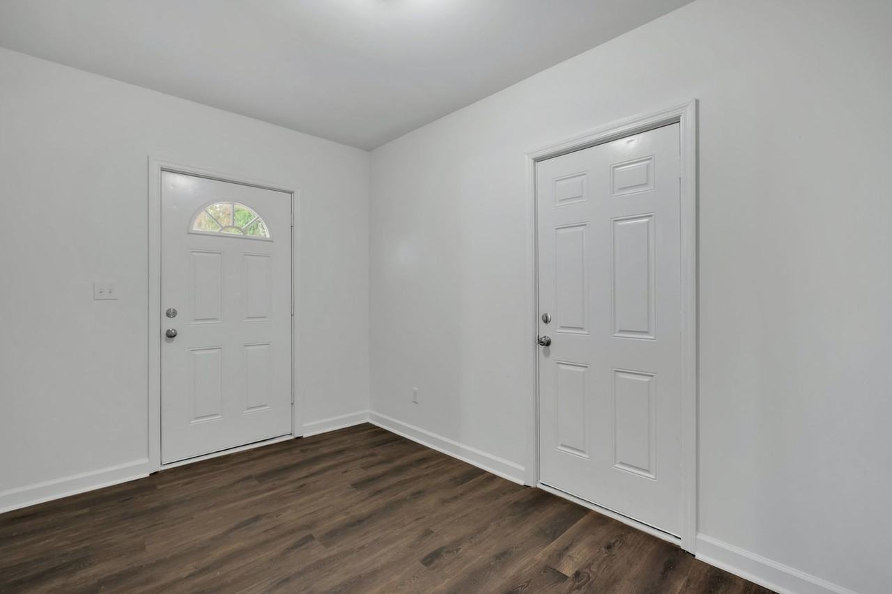 242 S Lipona Rd - Photo 3 of 24