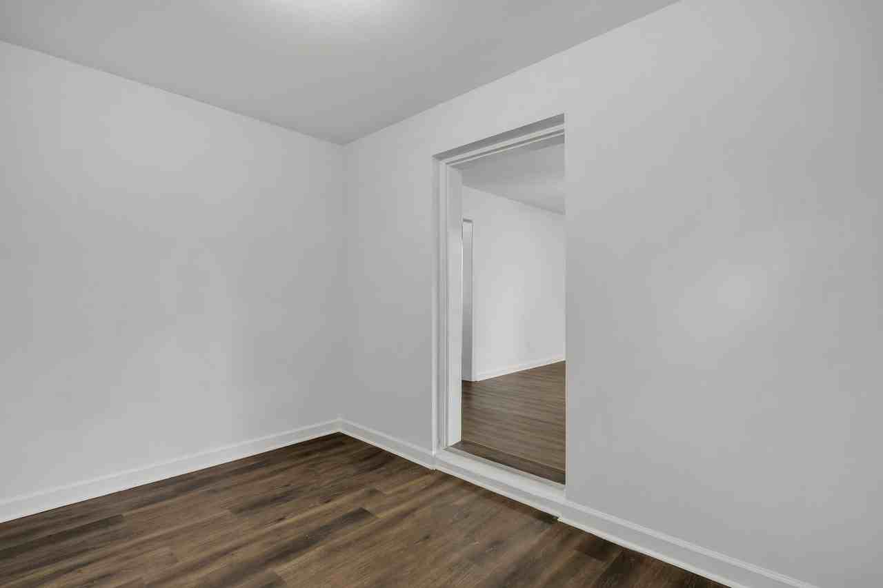 242 S Lipona Rd - Photo 4 of 24