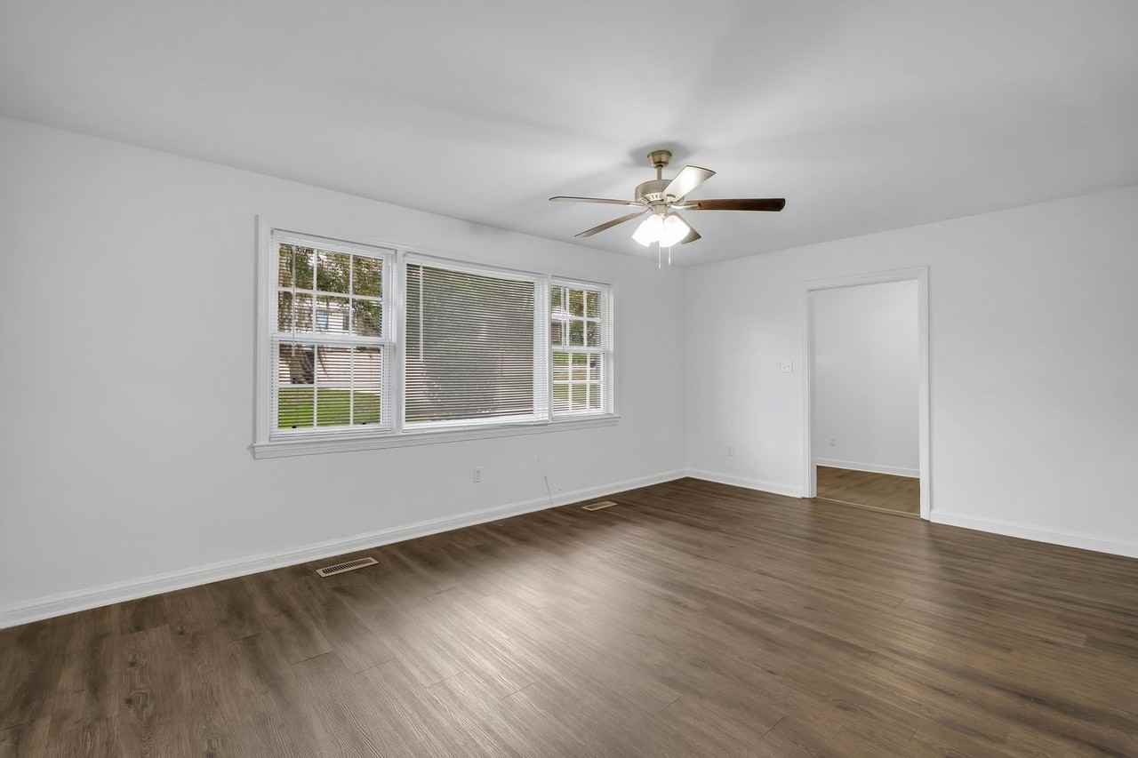 242 S Lipona Rd - Photo 7 of 24