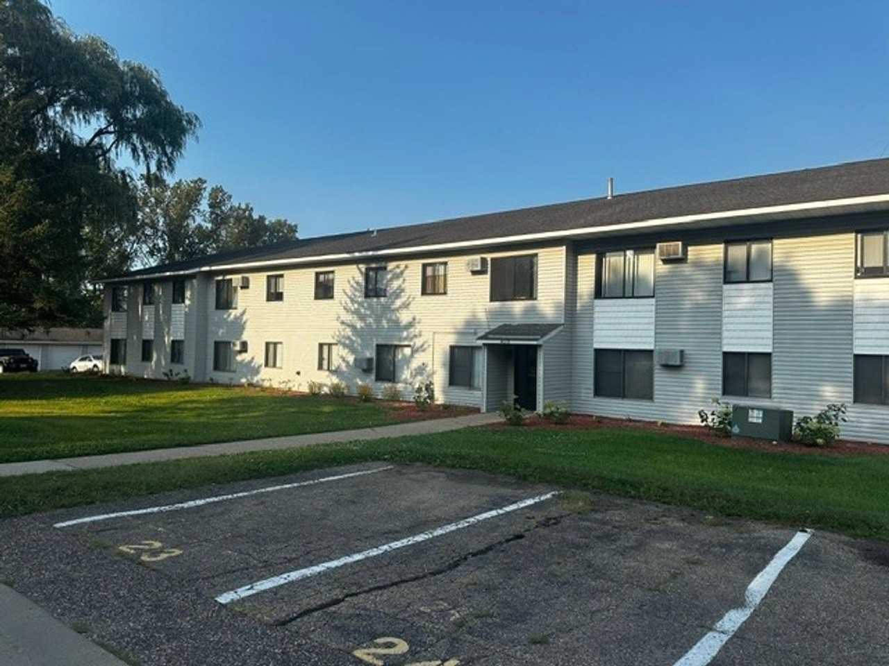 St. Boni Apartments - Photo 2 of 22