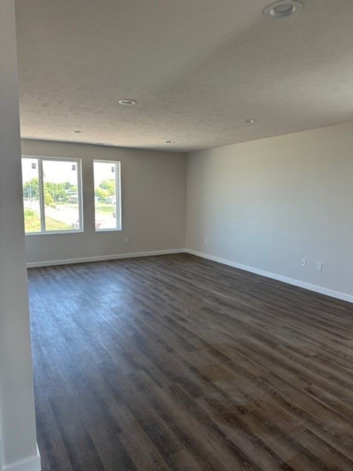 Brand New - Photo 5 of 14