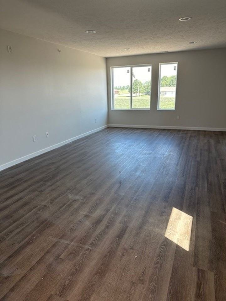 Brand New - Photo 6 of 14