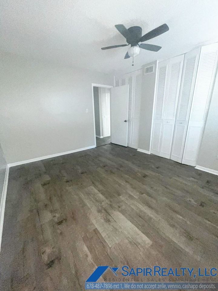 3300 College St - Photo 3 of 12