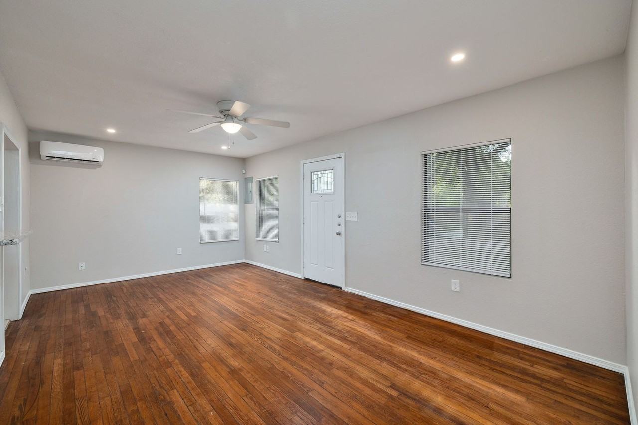 214 Benita St - Photo 4 of 23