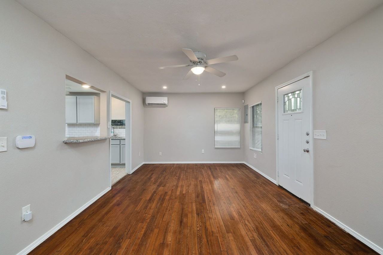 214 Benita St - Photo 5 of 23