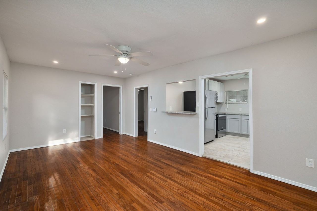 214 Benita St - Photo 6 of 23