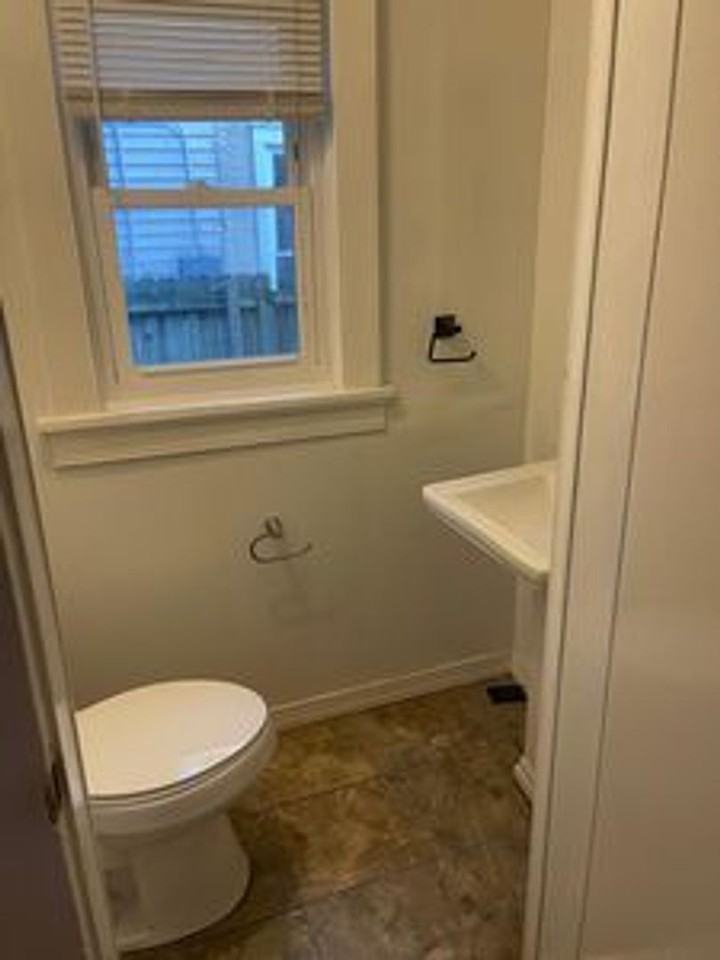 3127 5th Ave - Photo 5 of 26