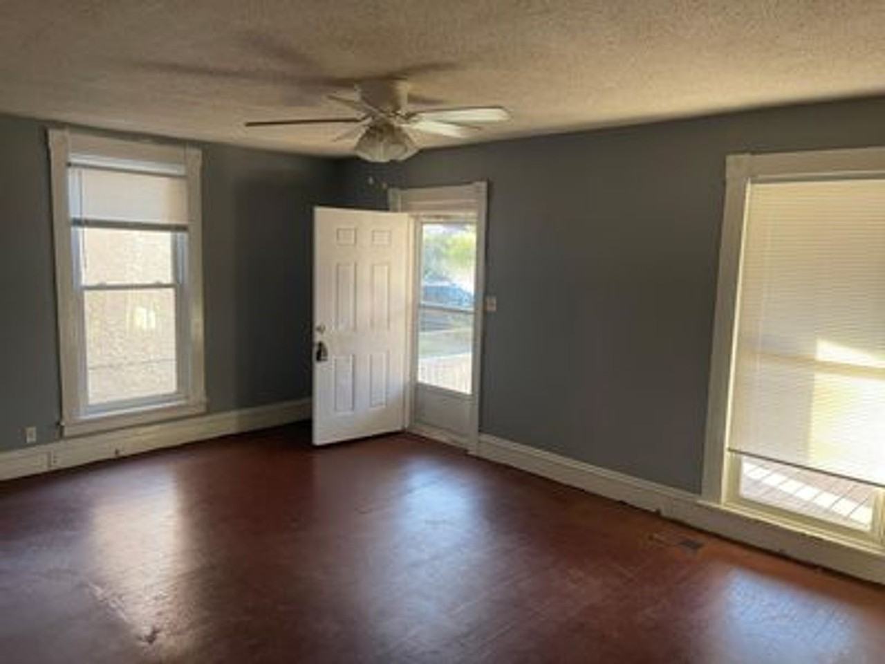 3127 5th Ave - Photo 3 of 26