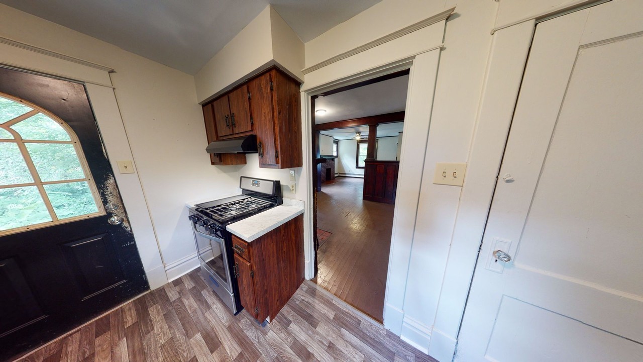 302 N 3rd St - Photo 2 of 40
