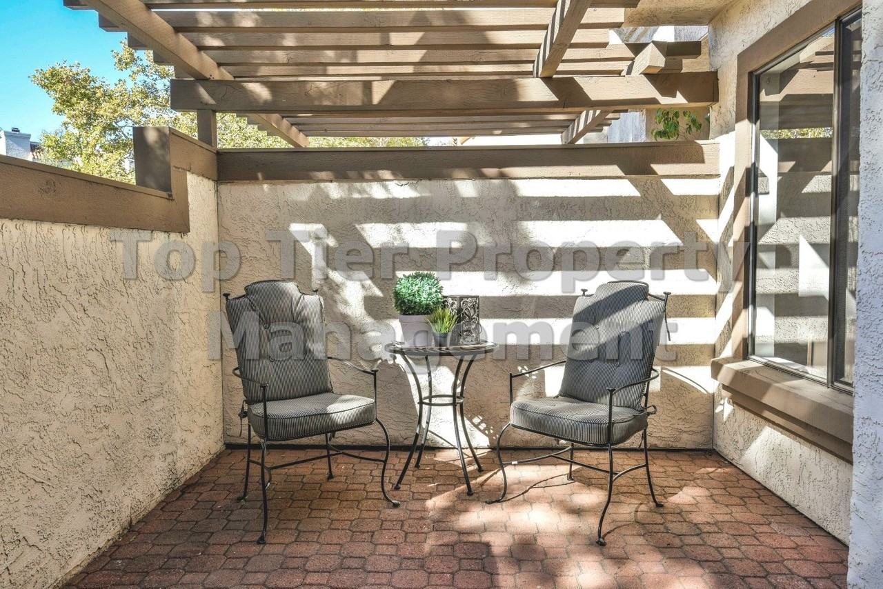 572 Pimlico Ct - Photo 3 of 16