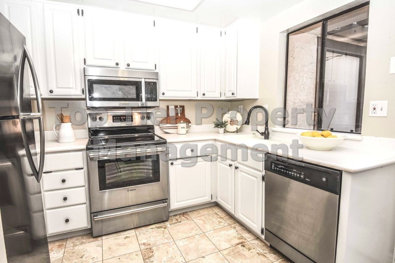 572 Pimlico Ct - Photo 4 of 16