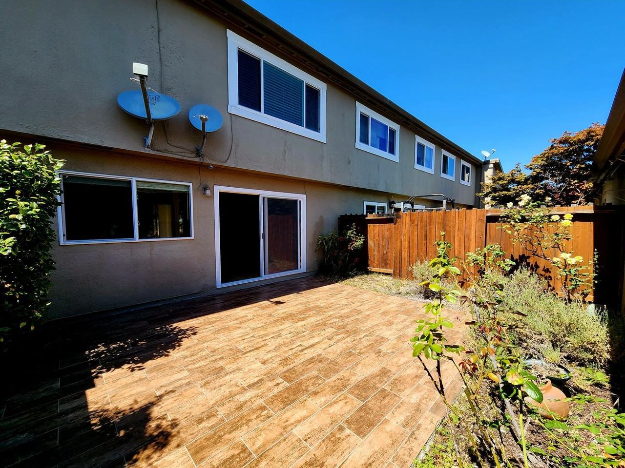 1092 Gull Ave - Photo 2 of 39