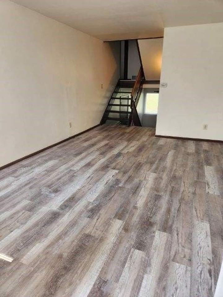 9021A N Swan Rd - Photo 3 of 10