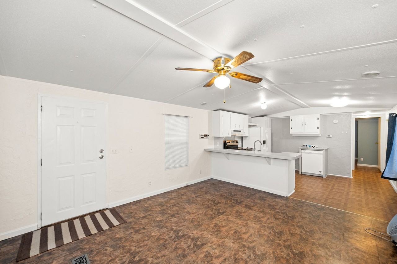 25270 Pompano Dr - Photo 3 of 17