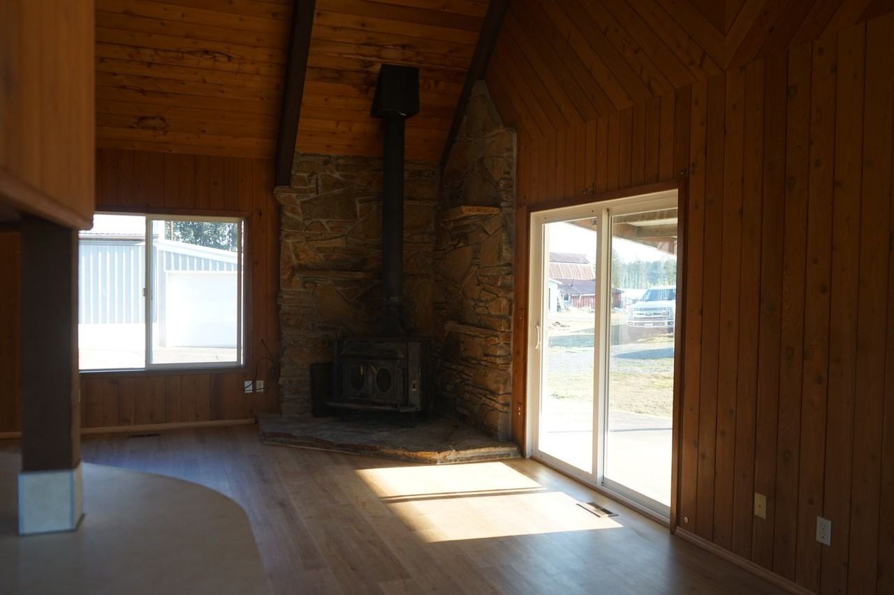 21705 Ne 50th Ave - Photo 4 of 16