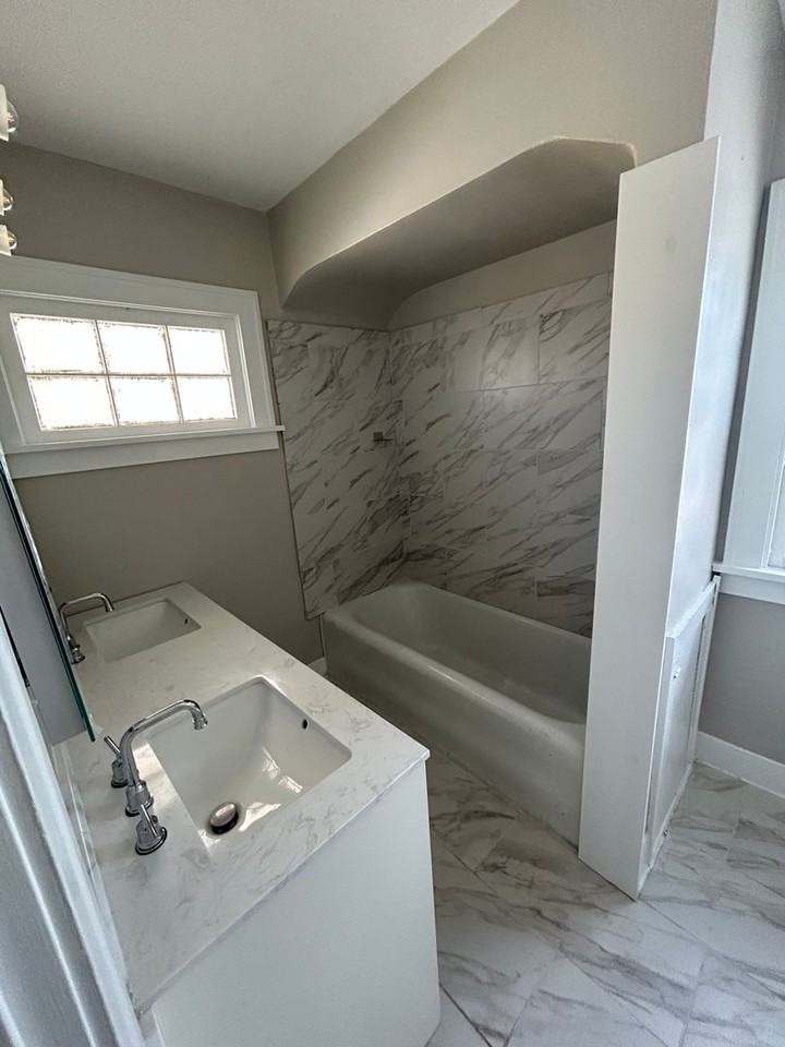 3359 Tullamore Rd - Photo 7 of 12