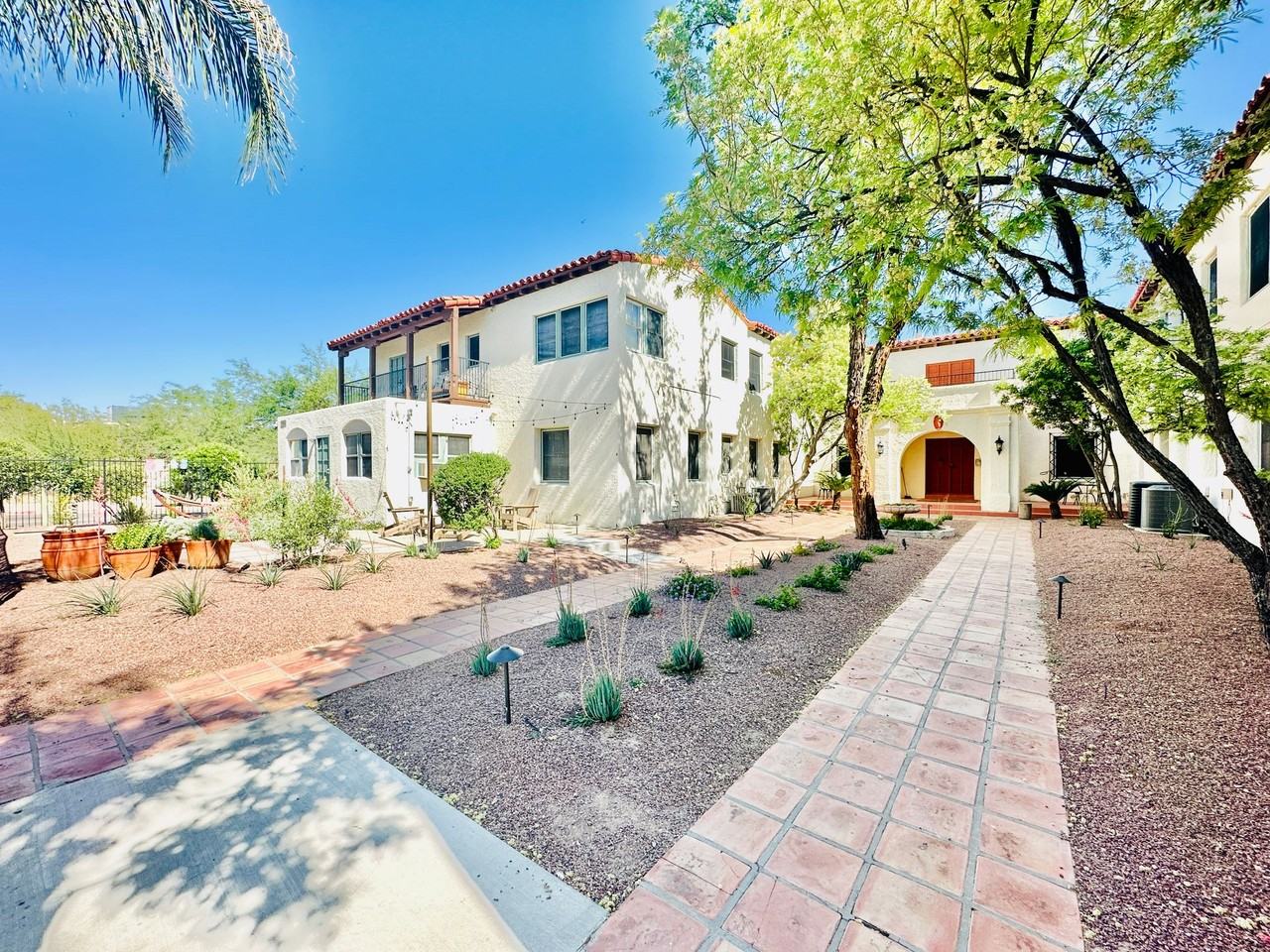 Don Martin Historic Apartments! - Photo 3 of 18