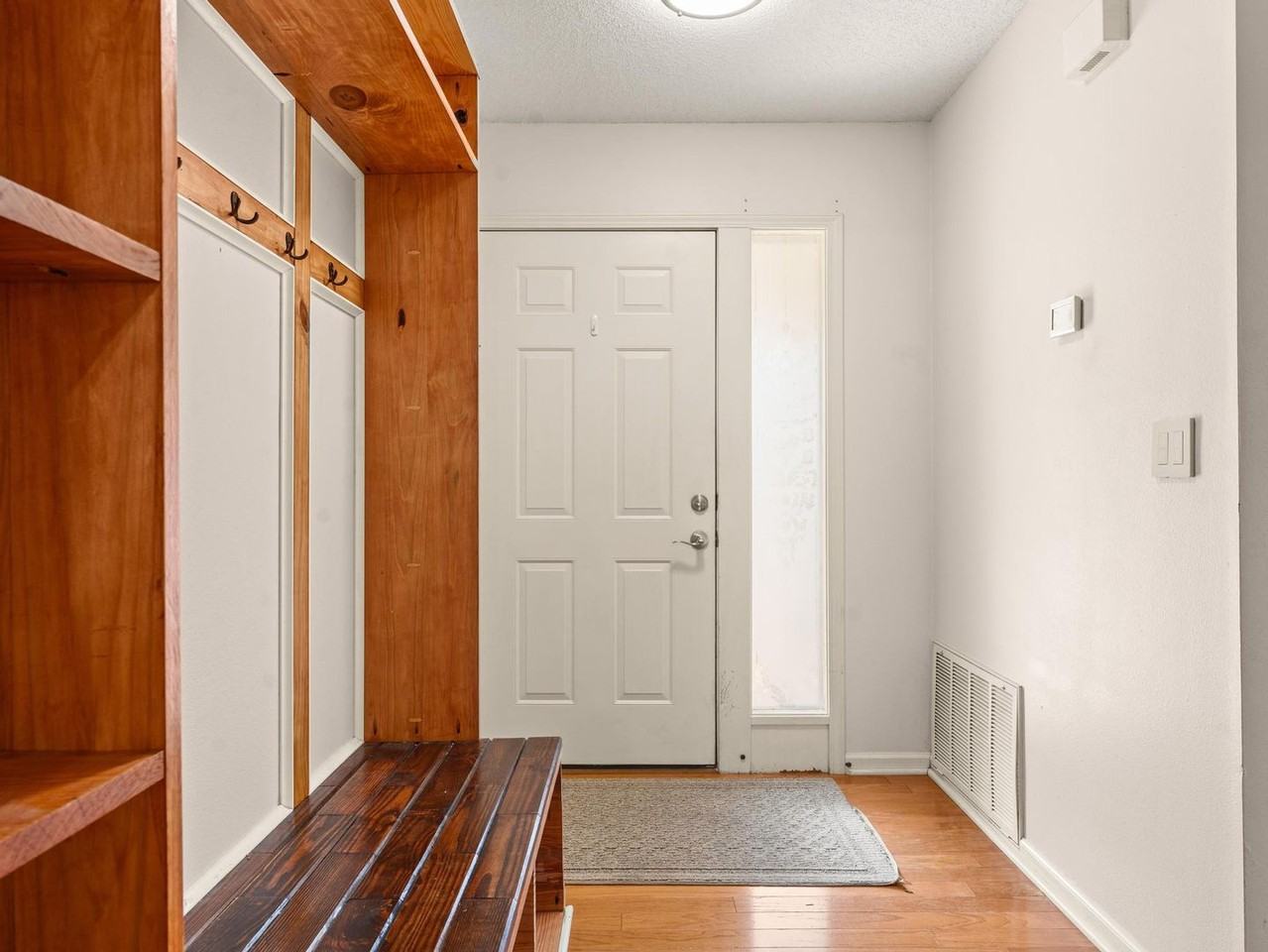 339 Evergreen Ave - Photo 4 of 27