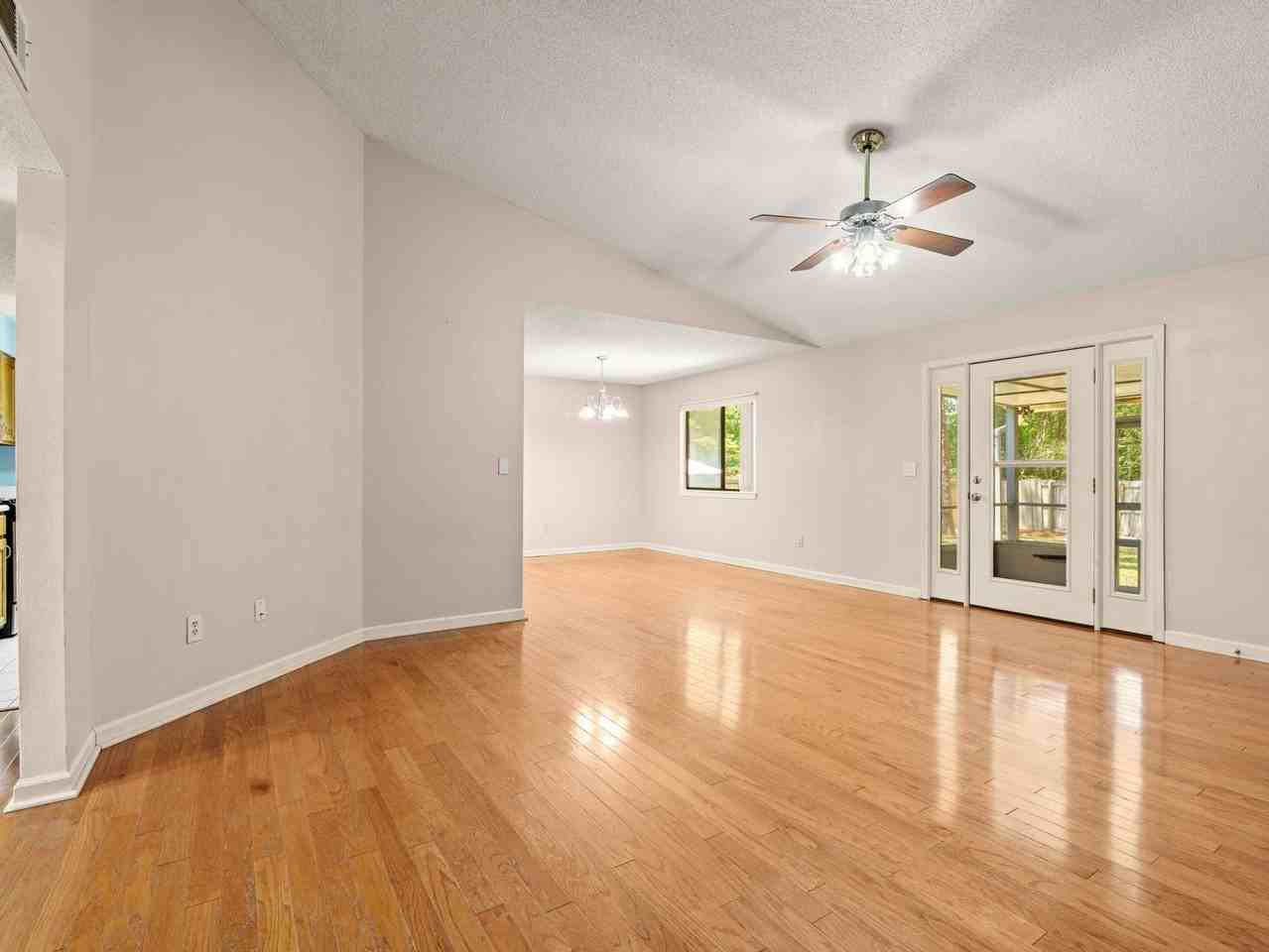 339 Evergreen Ave - Photo 5 of 27