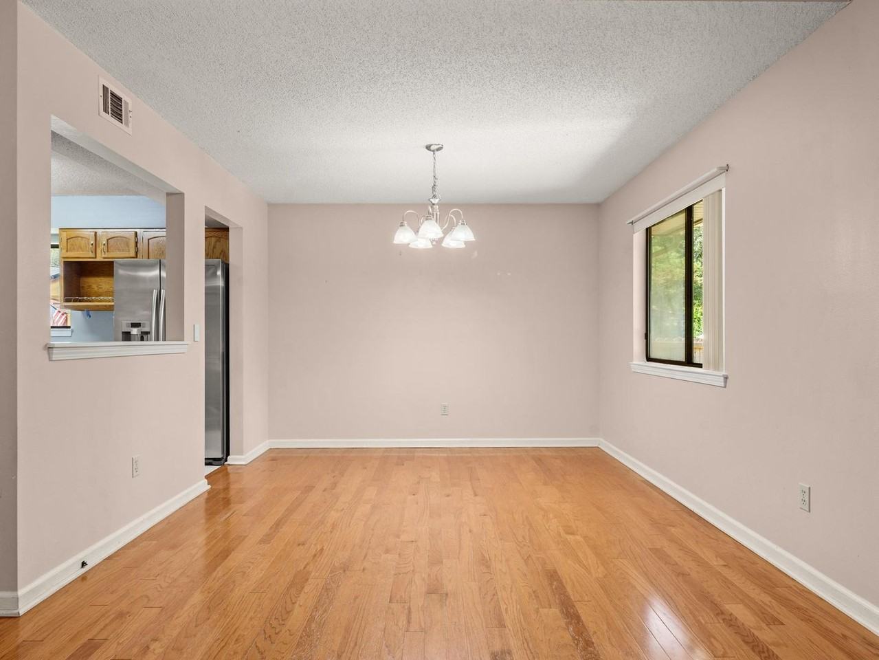339 Evergreen Ave - Photo 7 of 27