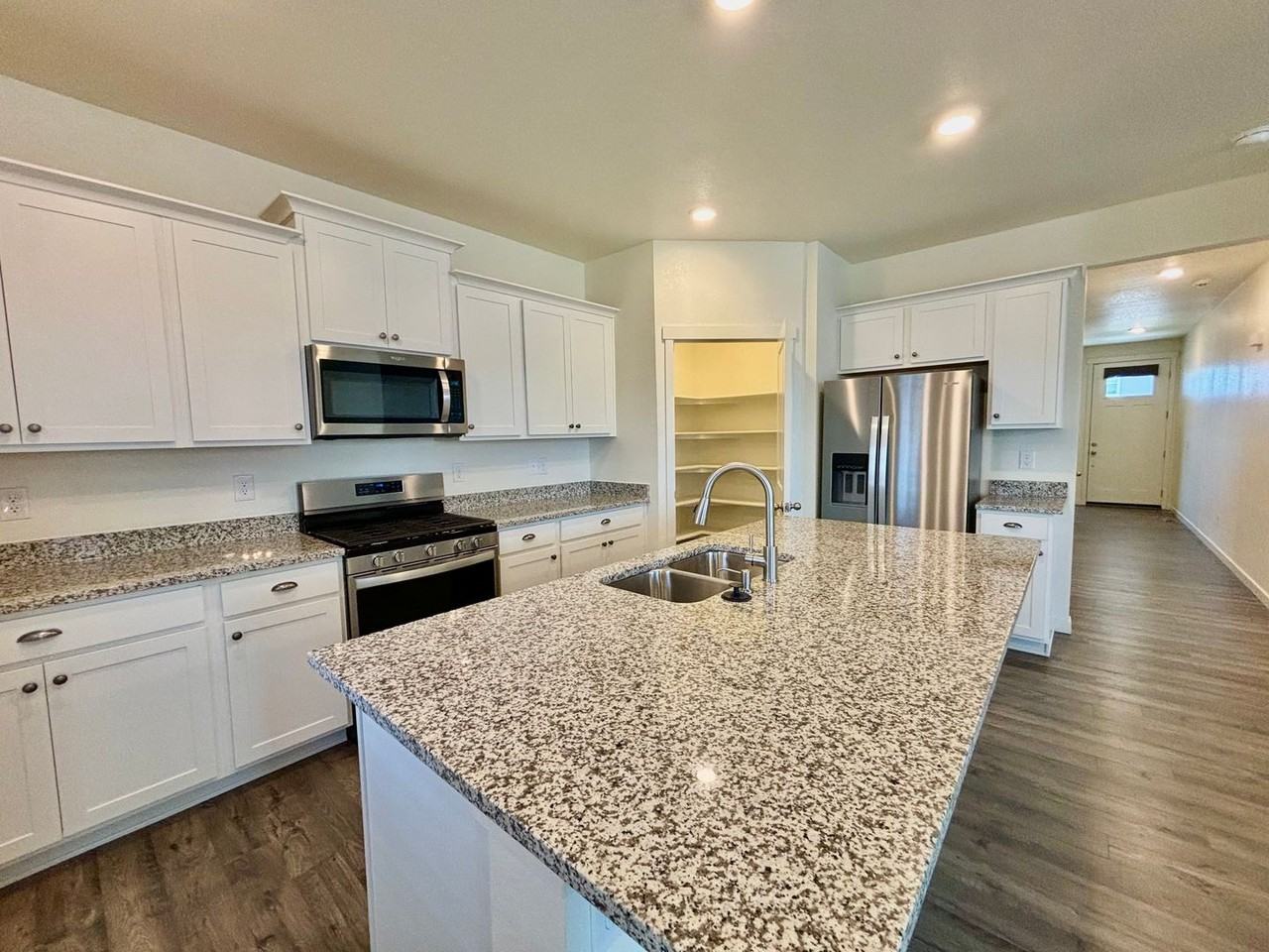6395 Calla Lilly St - Photo 5 of 31
