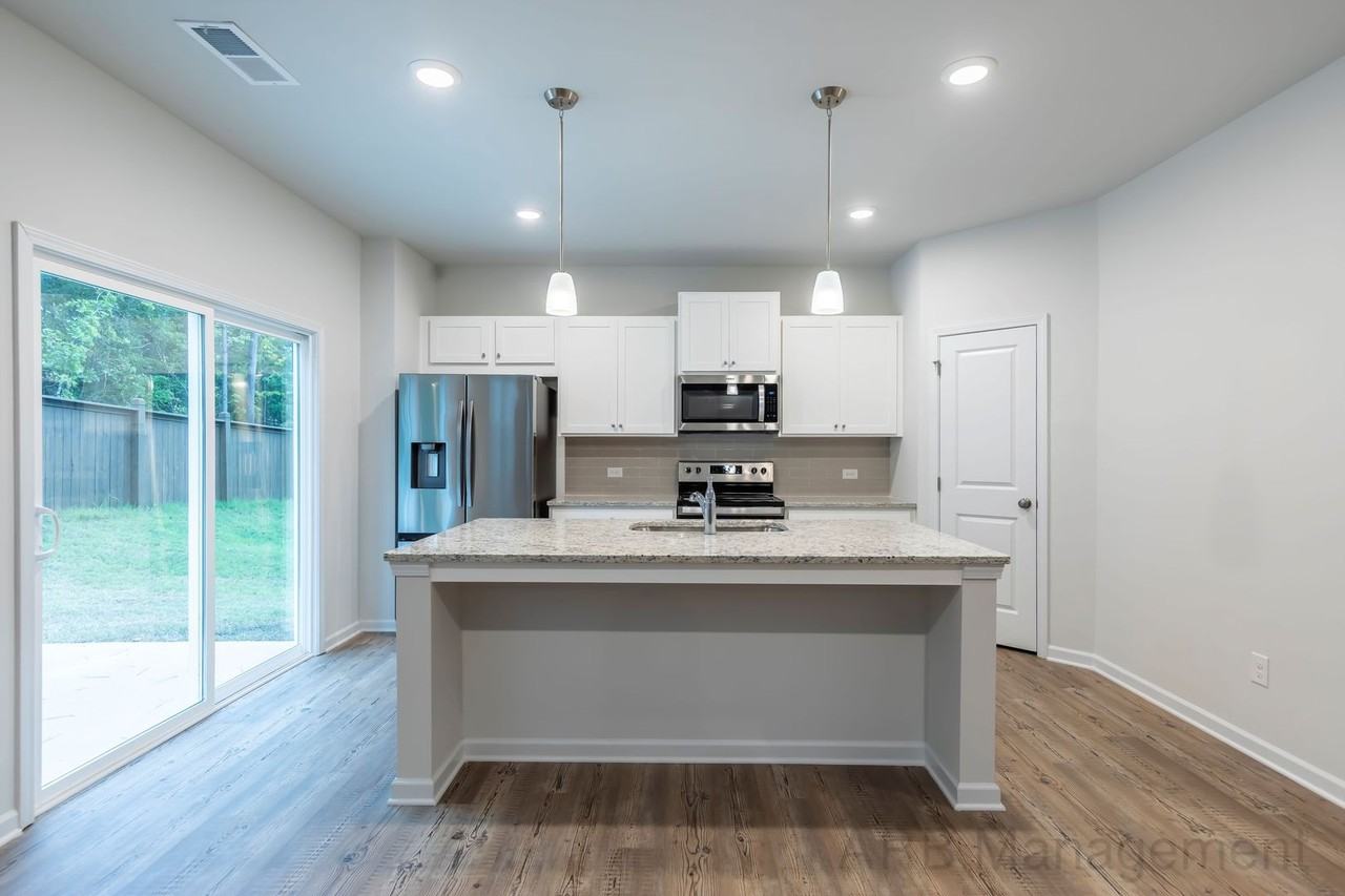 185 Springwood Ln - Photo 2 of 16