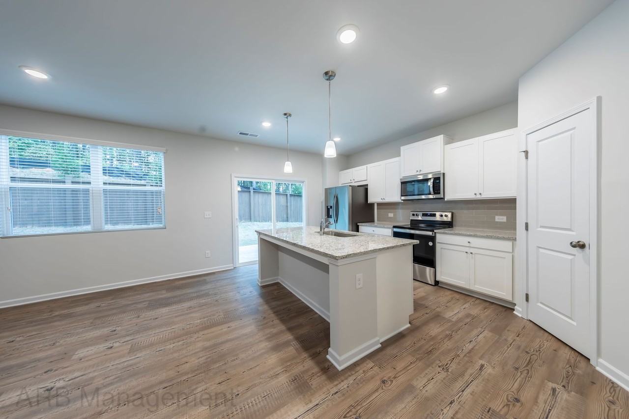 185 Springwood Ln - Photo 3 of 16