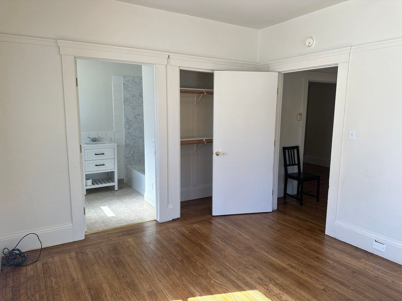 423 49th St - Photo 2 of 16