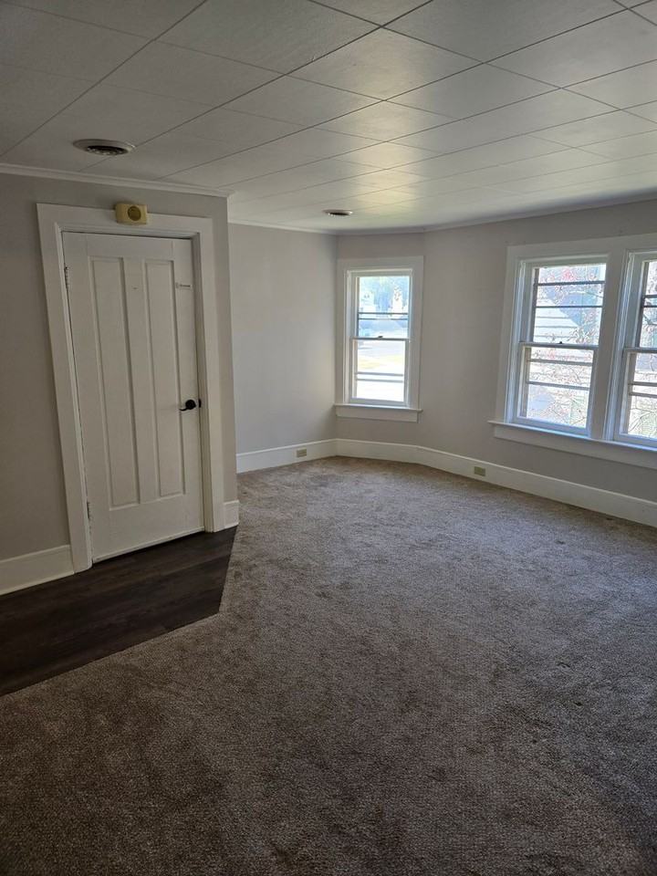 357 Milwaukee Ave - Photo 3 of 14