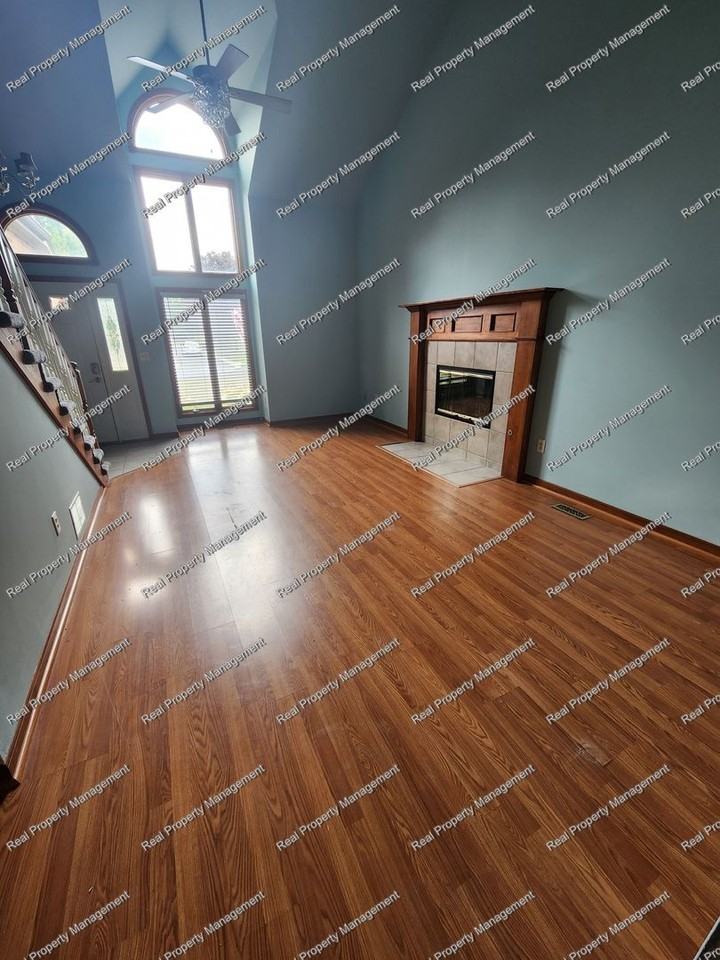 1470 Grand Isle Ct - Photo 2 of 14