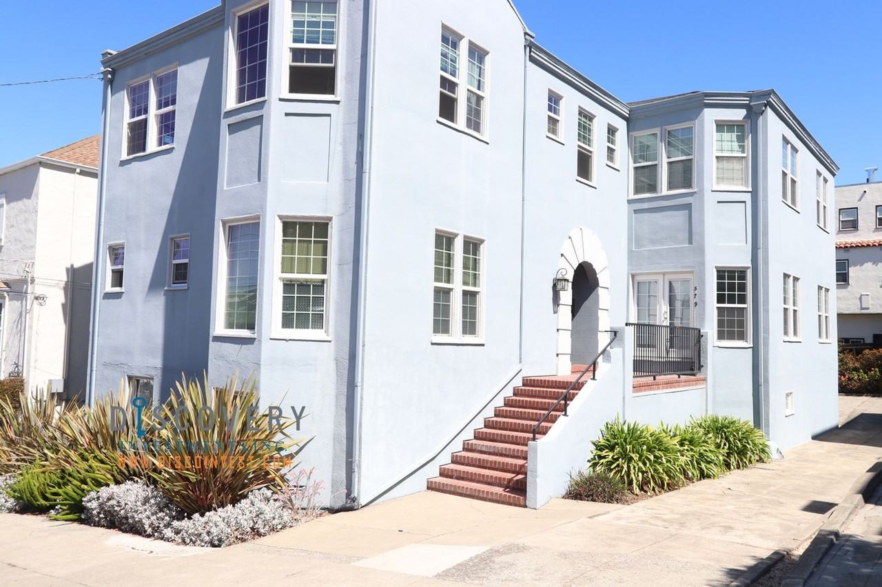 Beacon St. 579 - Photo 2 of 3