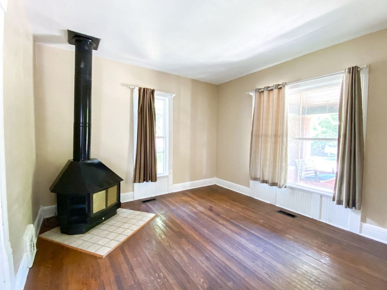 453 Littleton St - Photo 6 of 13
