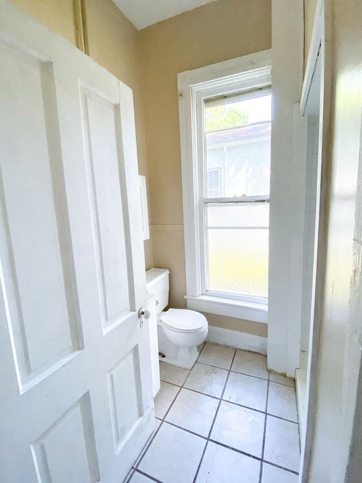 453 Littleton St - Photo 4 of 13