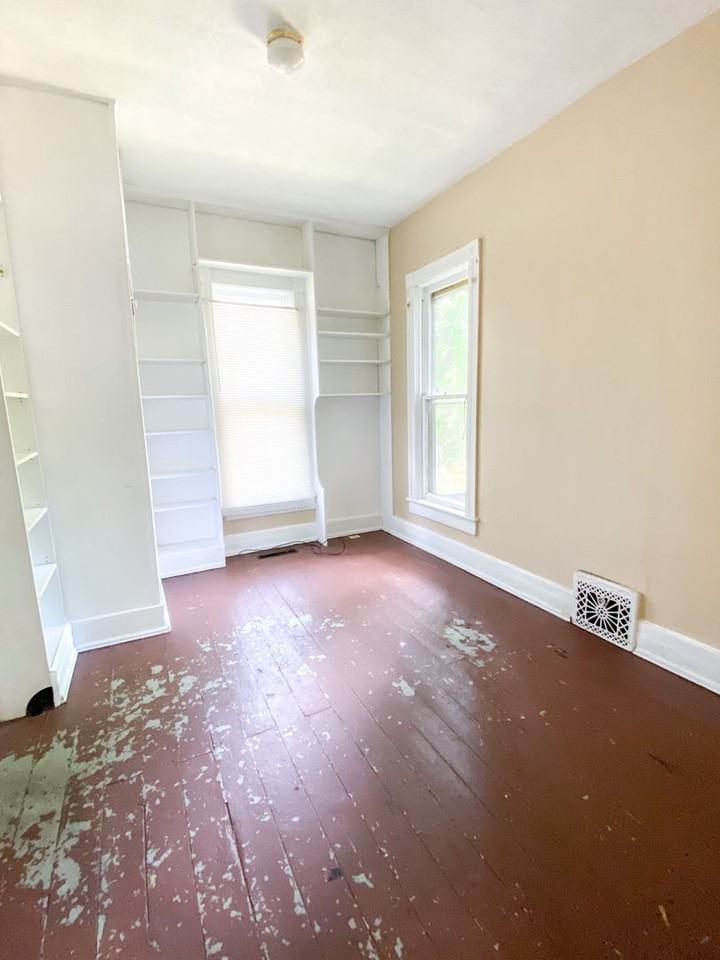 453 Littleton St - Photo 5 of 13