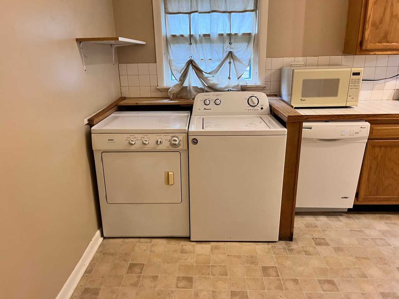 107 Quincy St - Photo 6 of 17