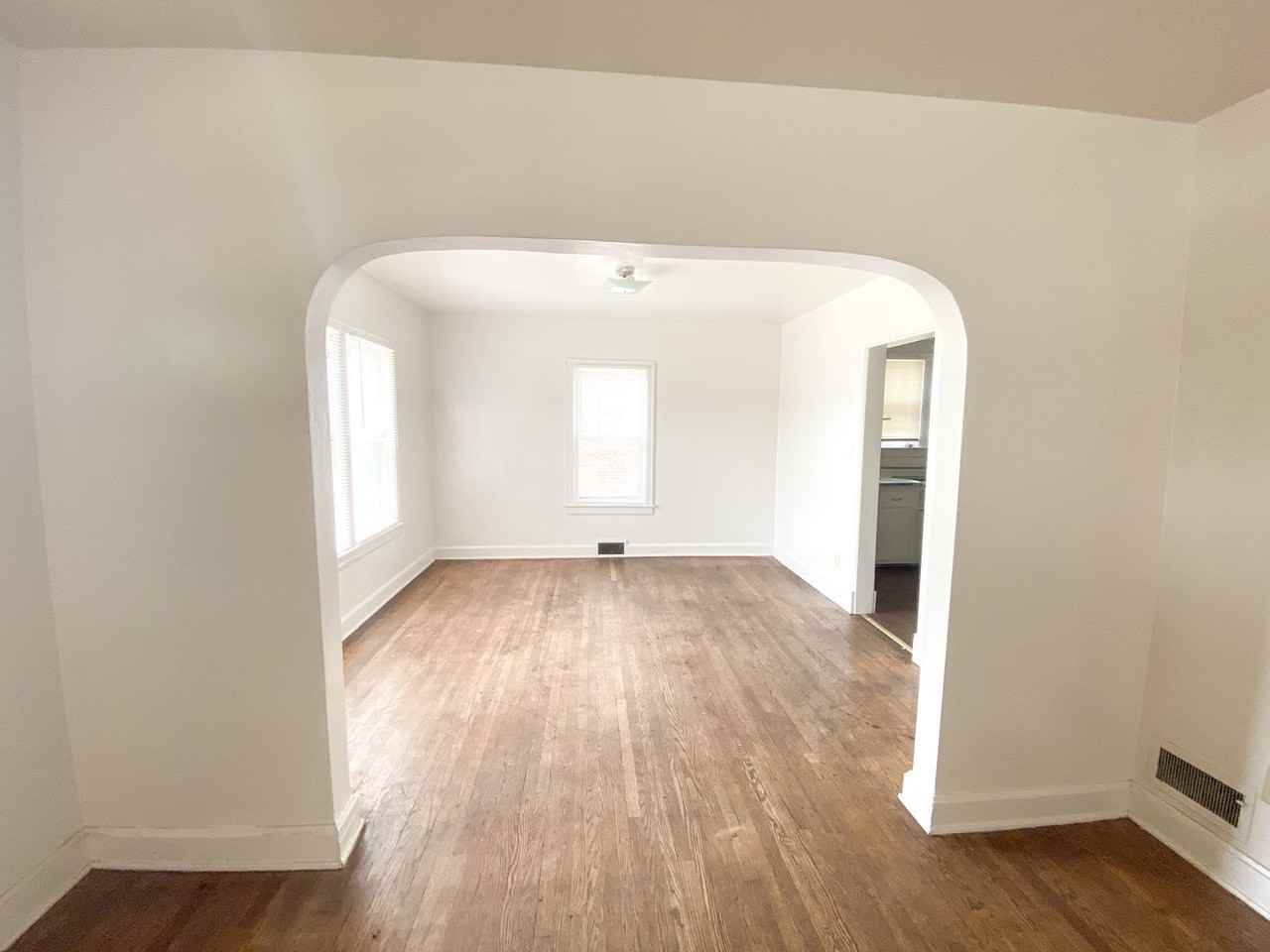 422 Steely St - Photo 4 of 19