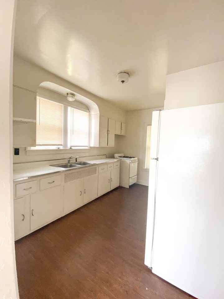 422 Steely St - Photo 6 of 19