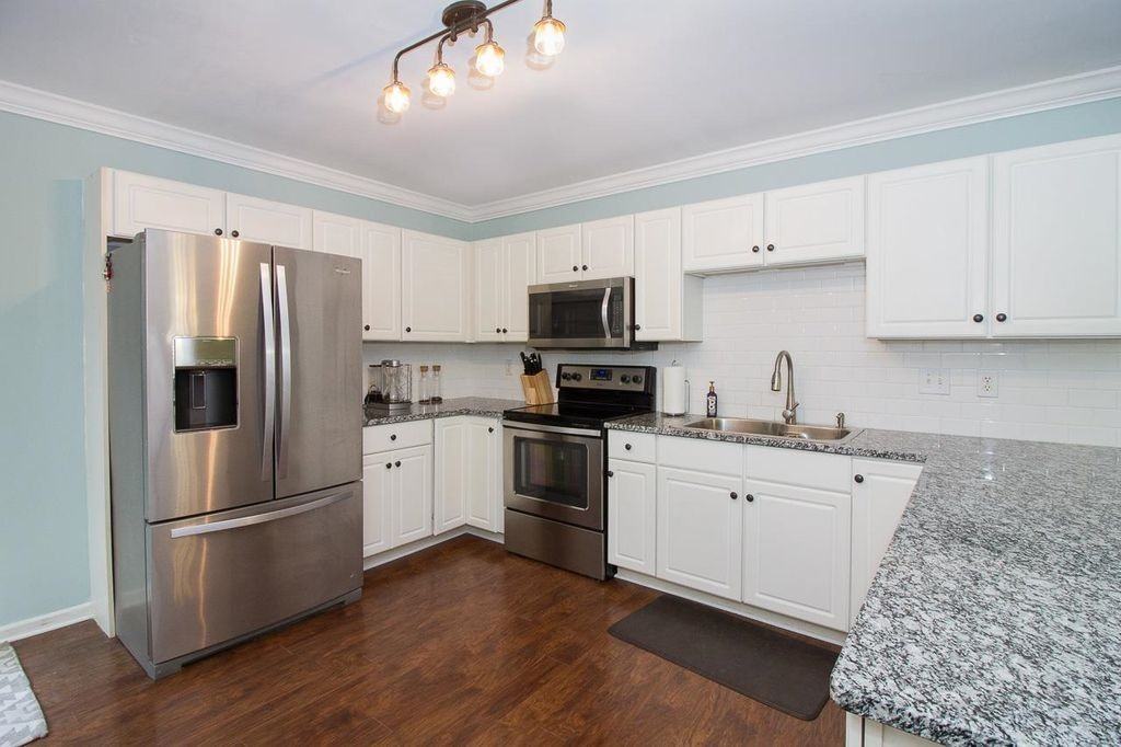 115 Crosscreek Dr - Photo 3 of 20