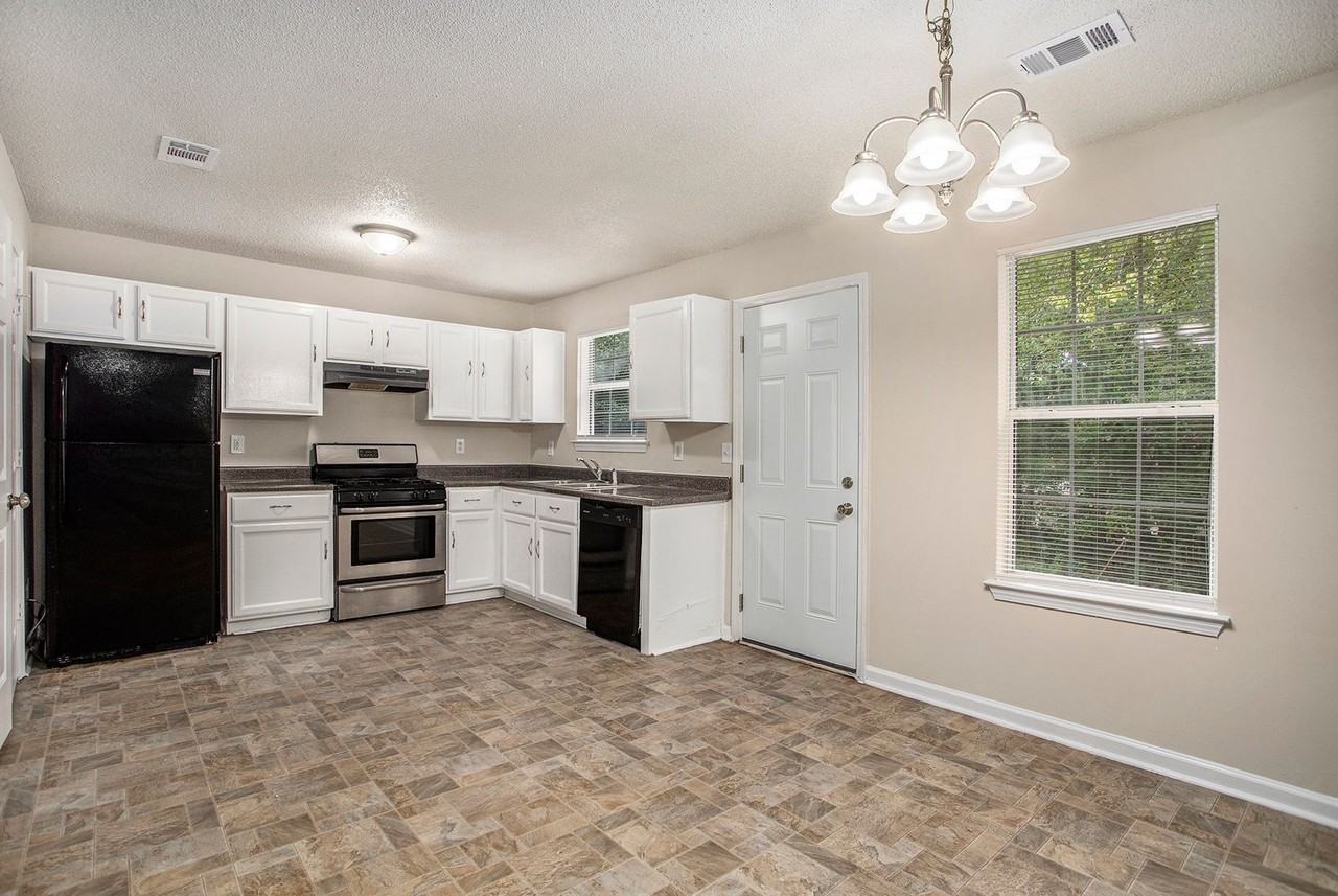 5425 Salem Springs Dr - Photo 3 of 17