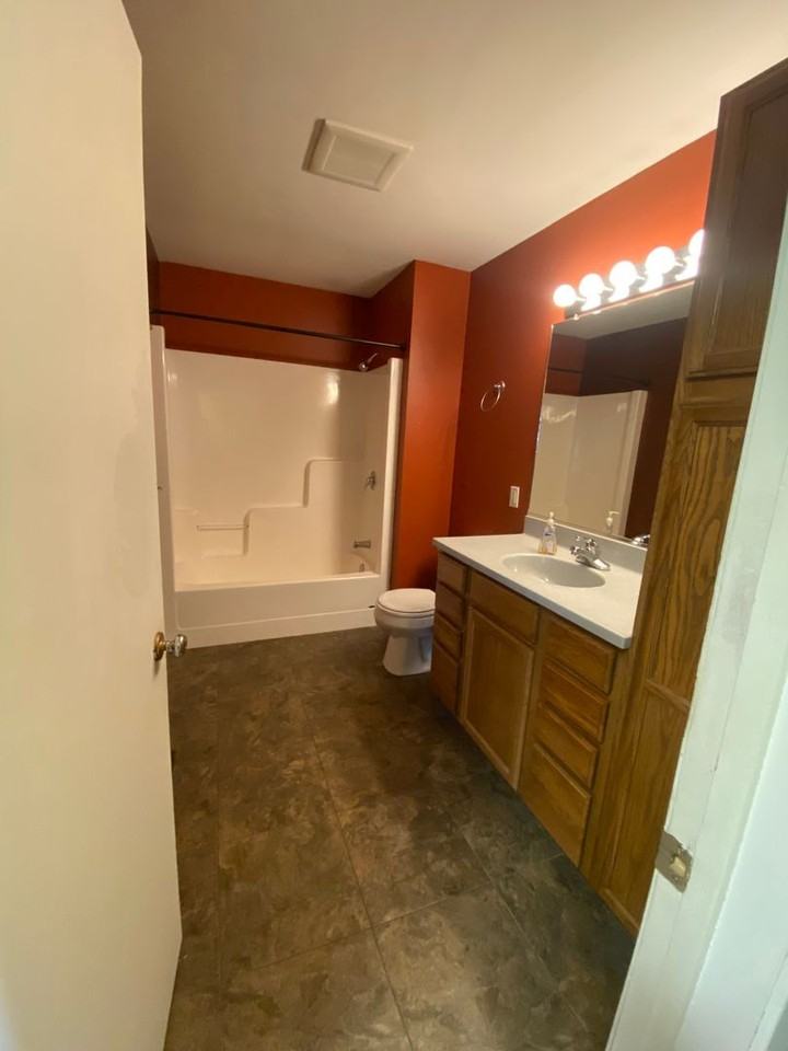 1010 2nd St Ne - Photo 2 of 24