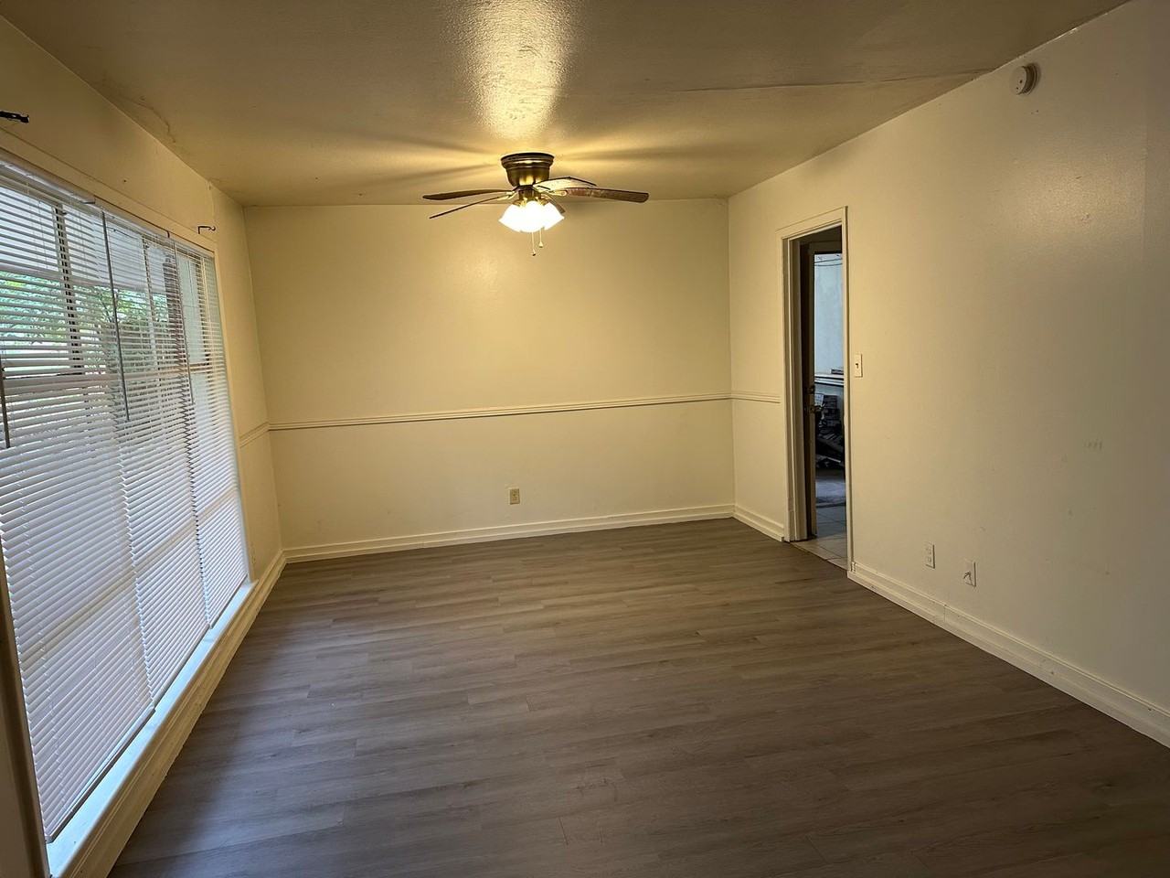 2710 E Benwood Dr - Photo 4 of 13