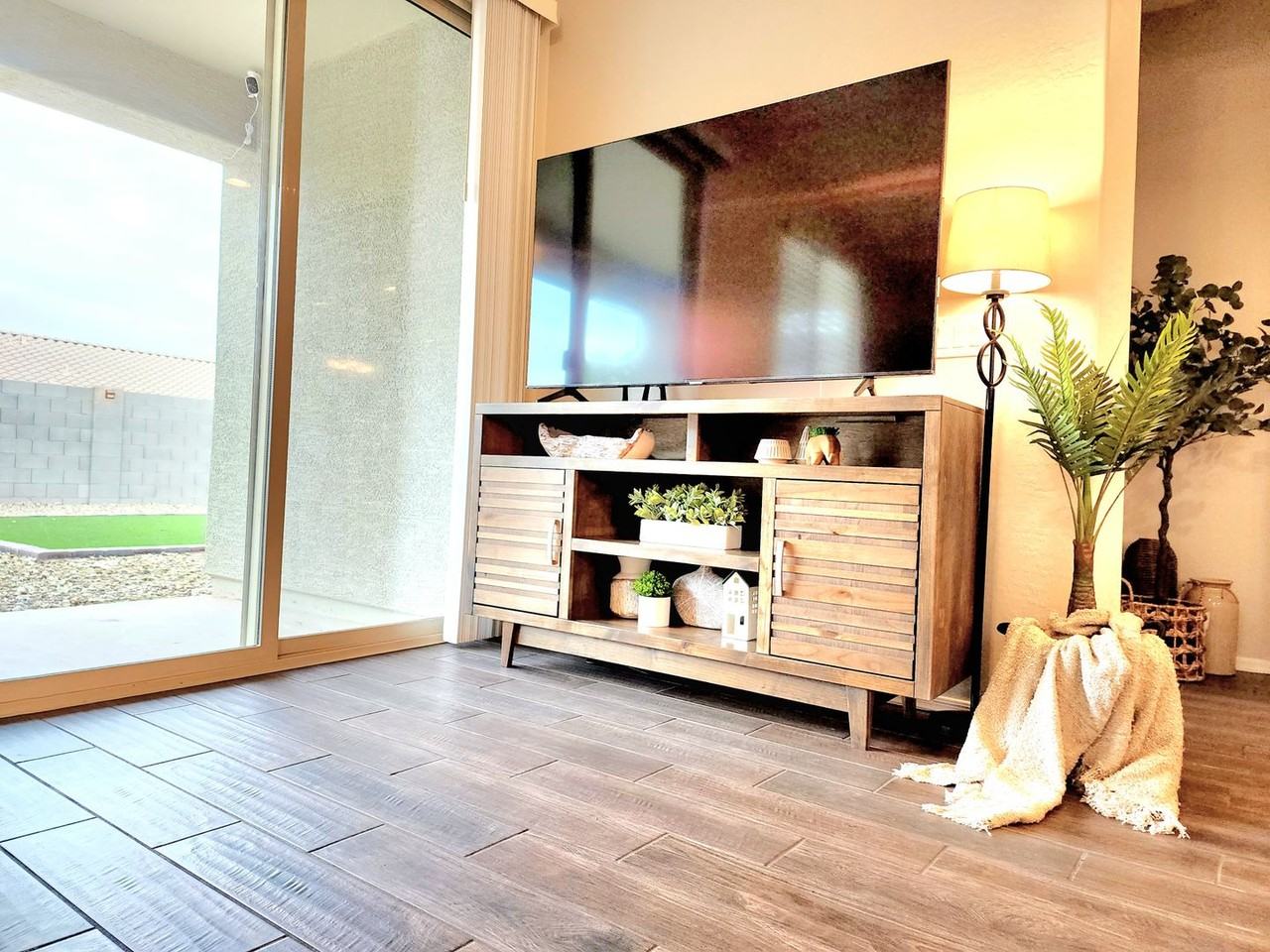 5256 W Leodra Ln - Photo 6 of 33