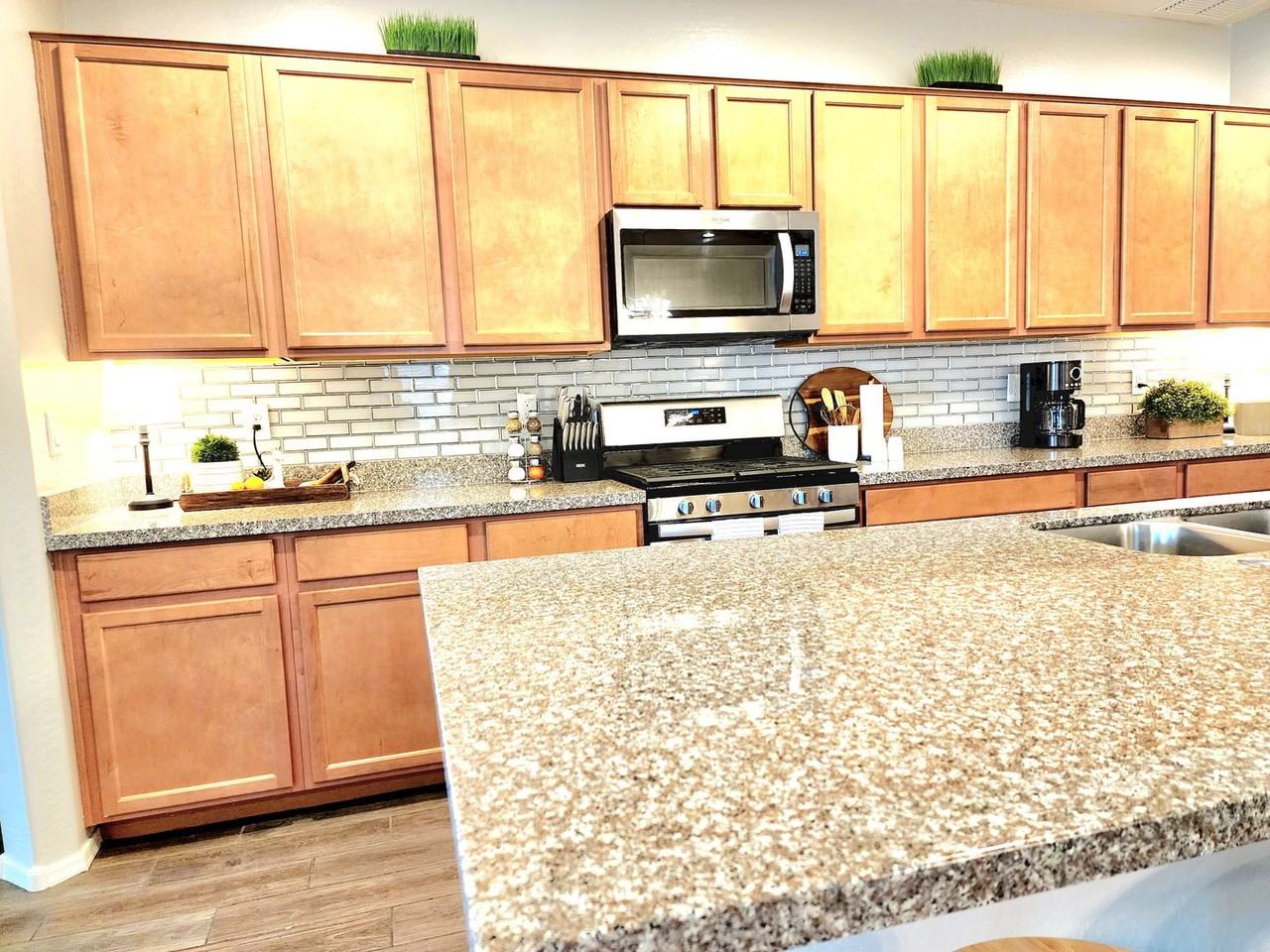 5256 W Leodra Ln - Photo 7 of 33