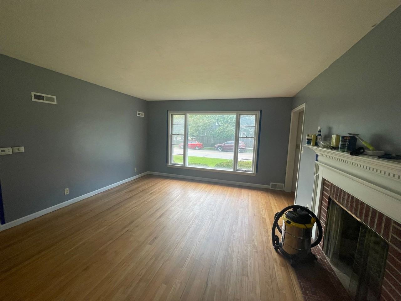 204 Meridian St - Photo 2 of 12