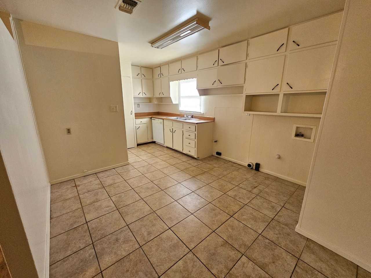 5113 Bowie St - Photo 3 of 13