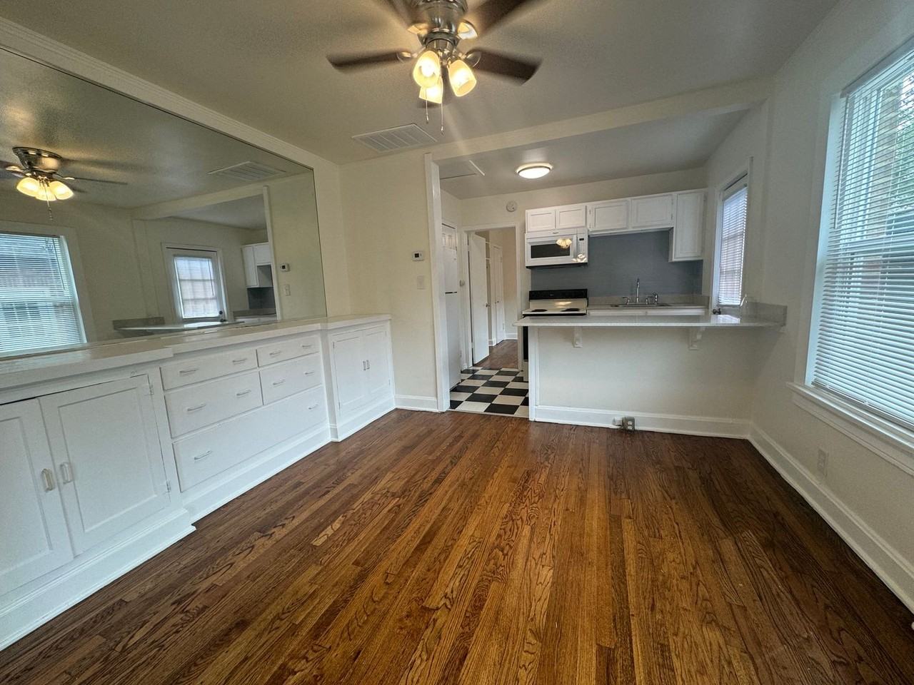 713 S Zunis Ave - Photo 5 of 15