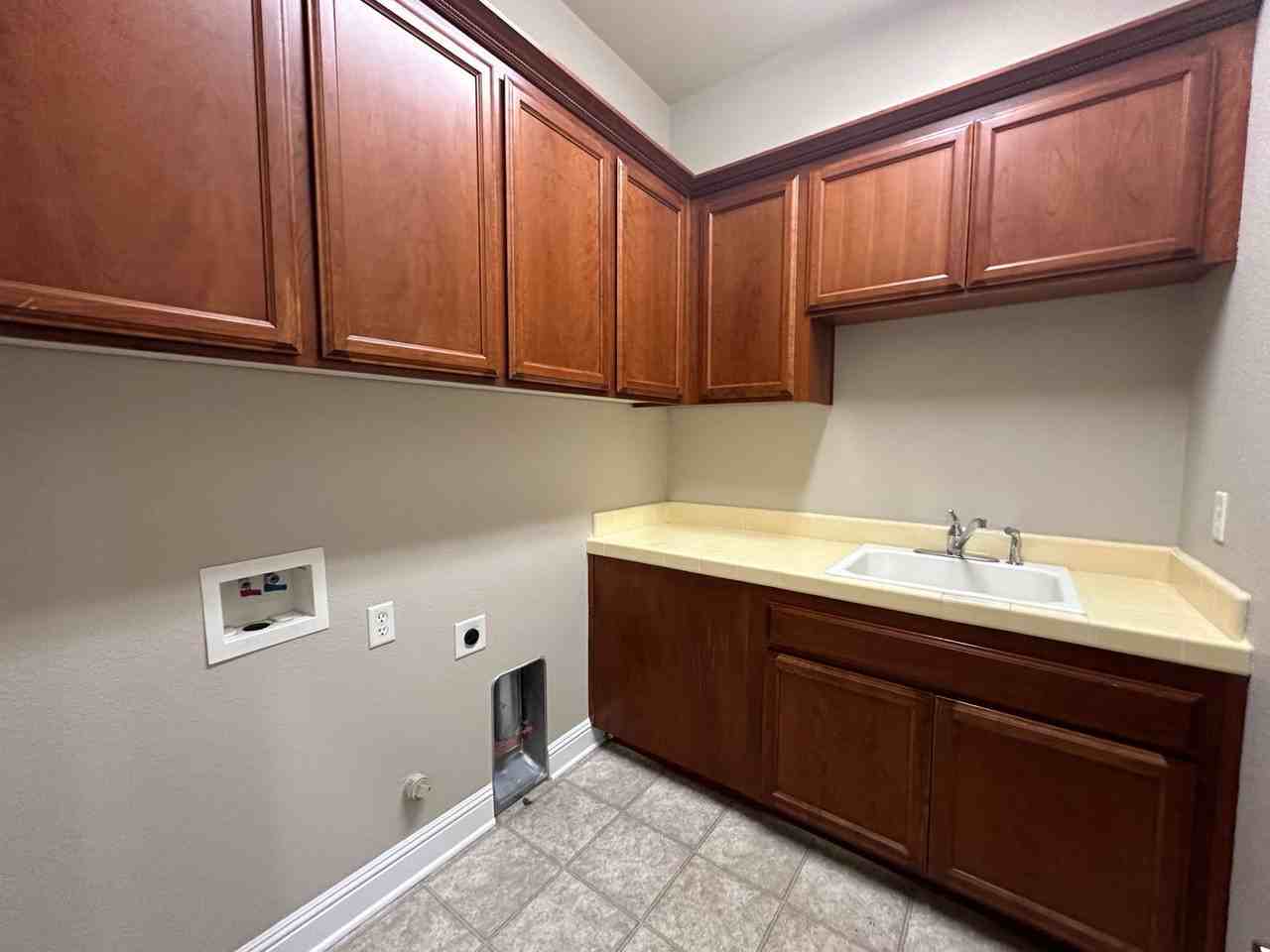 4333 Reveil Ln - Photo 4 of 32