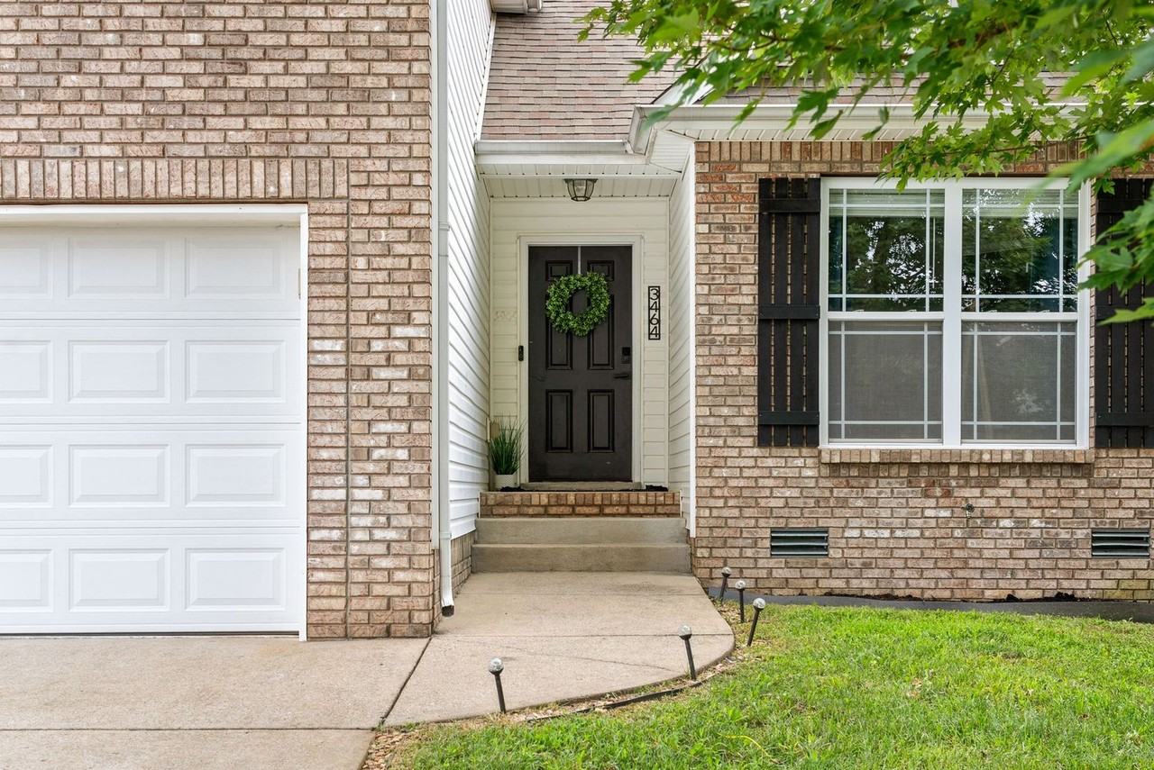 3464 Oak Creek Dr - Photo 3 of 34